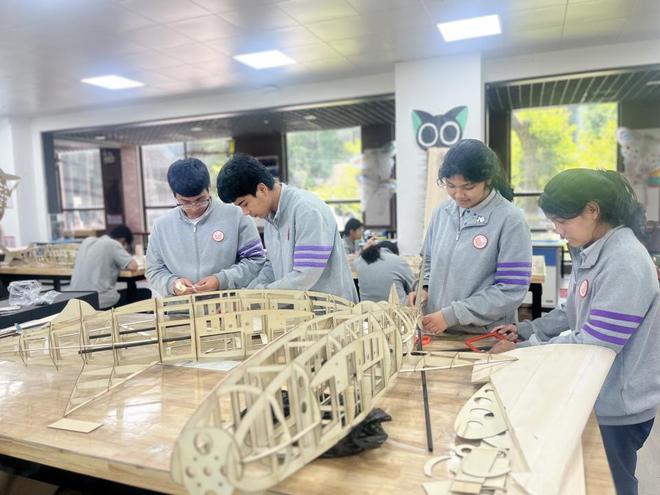 AI教育 局长说|杨浦区教育局局长王芳:高校智汇AI融合共创学习新生态(图4)