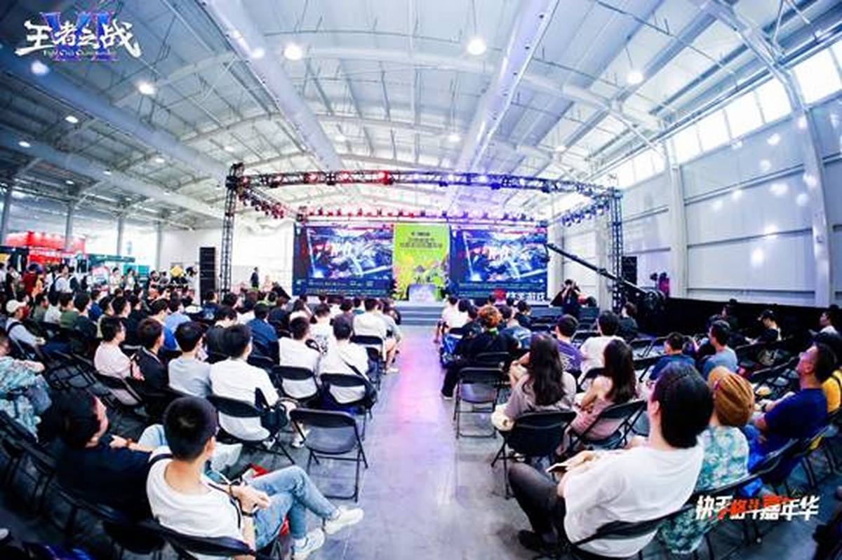 AI训练师跨界电竞《王者荣耀》线下赛事彰显AI与游戏的双向融合