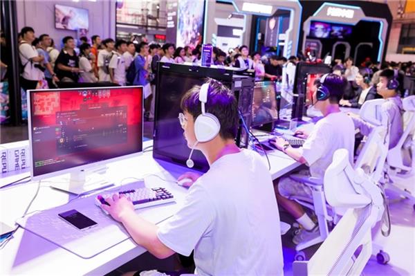 电竞与AI交汇：维C队长的双重身份之旅