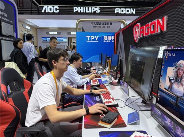 Omdia：2025年桌面显示面板出货量达1334亿台同比增长43%